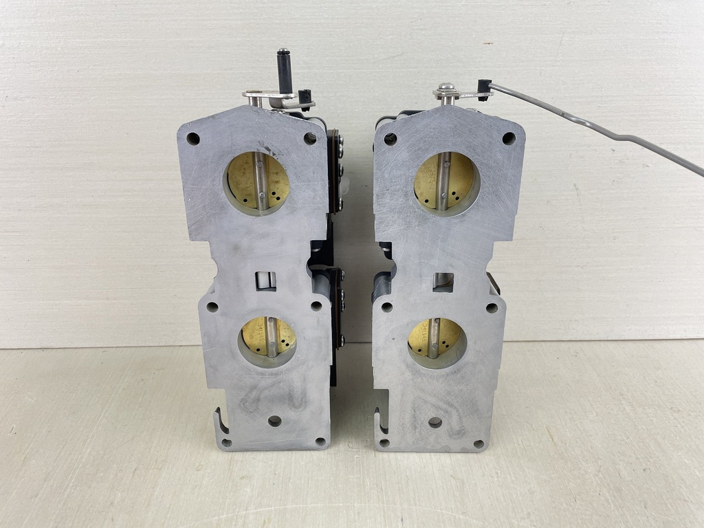 0439007 0439209 Johnson Evinrude Port Starboard Carburetor Set 2000 90HP