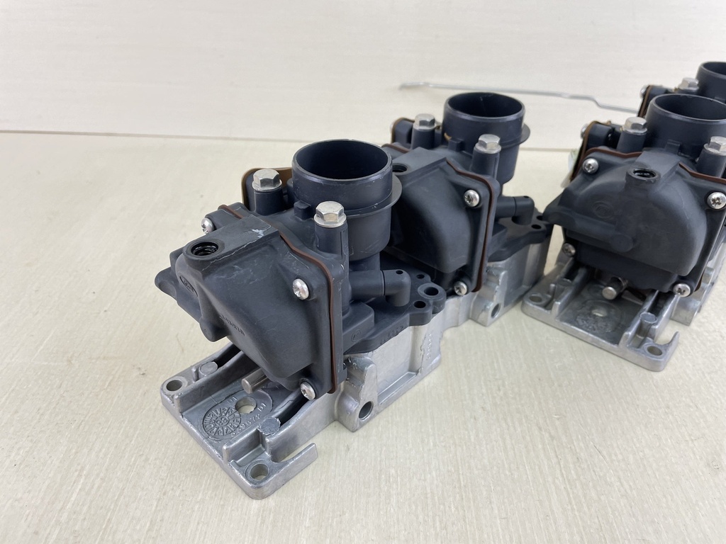 0439007 0439209 Johnson Evinrude Port Starboard Carburetor Set 2000 90HP