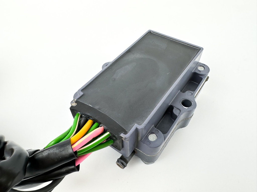 2004 Yamaha 225 HP 4 Stroke Outboard Rectifier & Regulator 69J-81960-11-00 OEM
