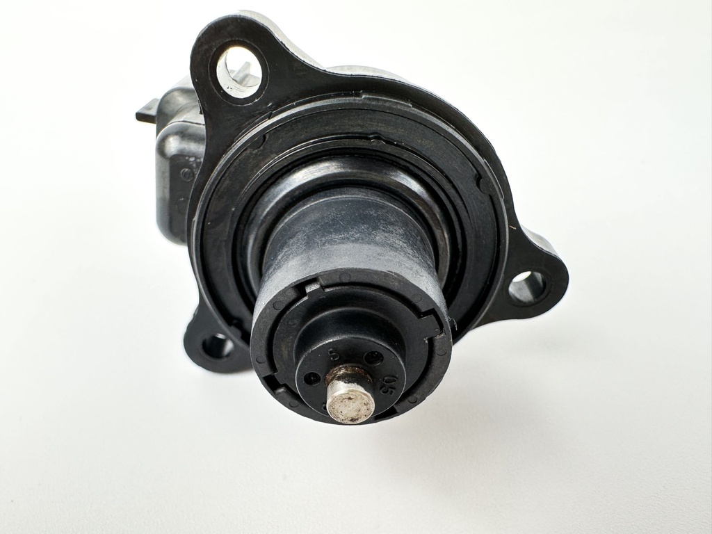 2004 Yamaha 225 HP 4 Stroke Outboard Idle Speed Control Valve ISC IAC 68V-1312A-00-00 OEM