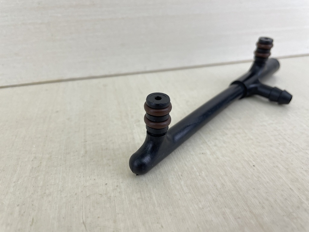 2000 Johnson Evinrude 90HP 2 Stroke Outboard Port Fuel Inlet Manifold Assembly 436211