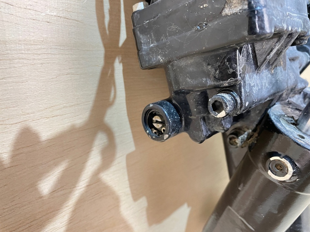 Evinrude Etec G2 150 - 200HP Power Trim & Tilt Assembly 5010182