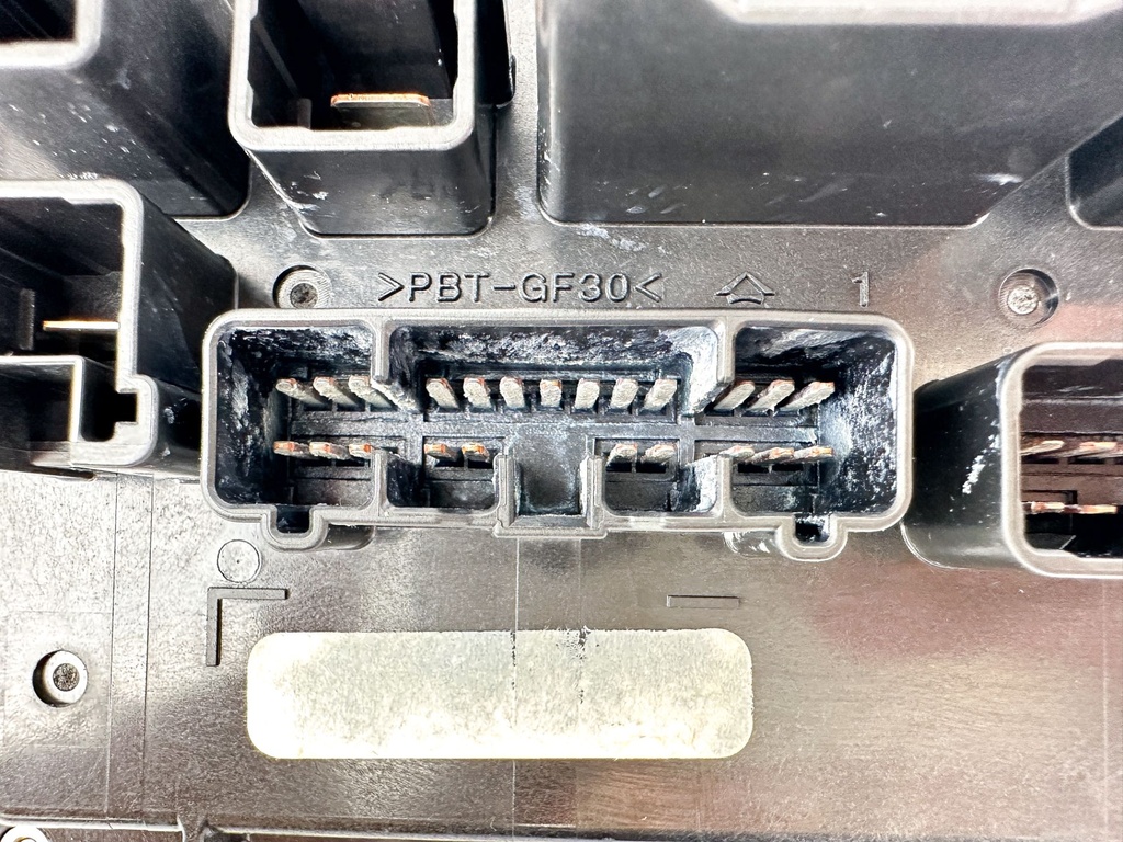 2014 Yamaha 200 HP 4 Stroke Outboard Fuse Box 6DA-82170-00-00 OEM