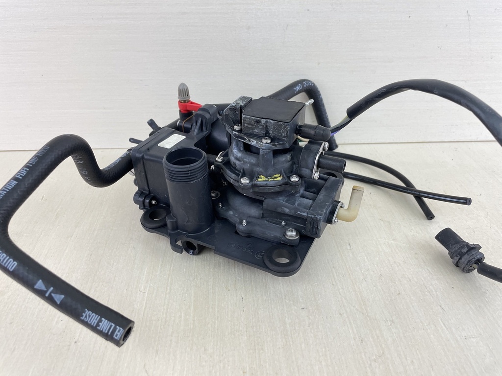 5007420 Evinrude Johnson Fuel Pump W/ Primer & Bracket 90 115 HP 1995-2001