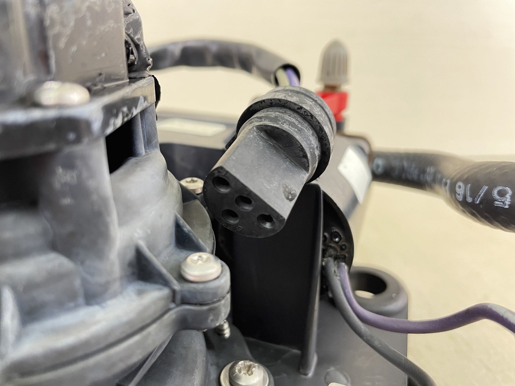 5007420 Evinrude Johnson Fuel Pump W/ Primer & Bracket 90 115 HP 1995-2001