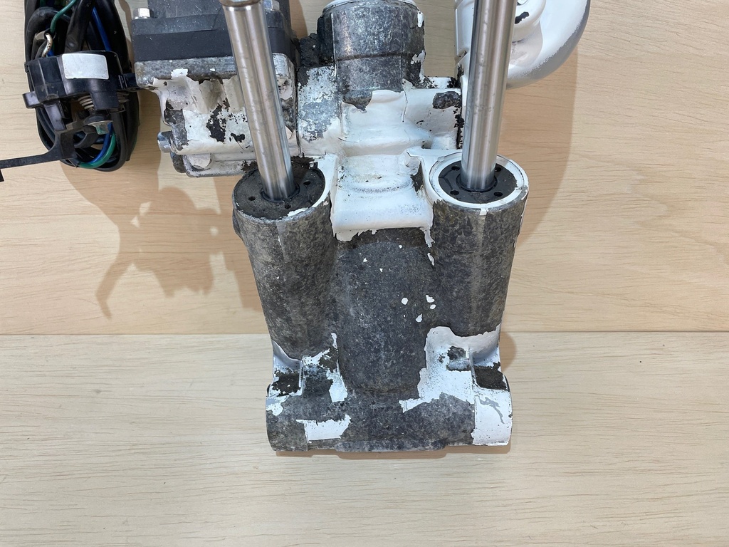 Evinrude Etec Johnson Ficht Power Trim Tilt Unit Assembly - Used Condition