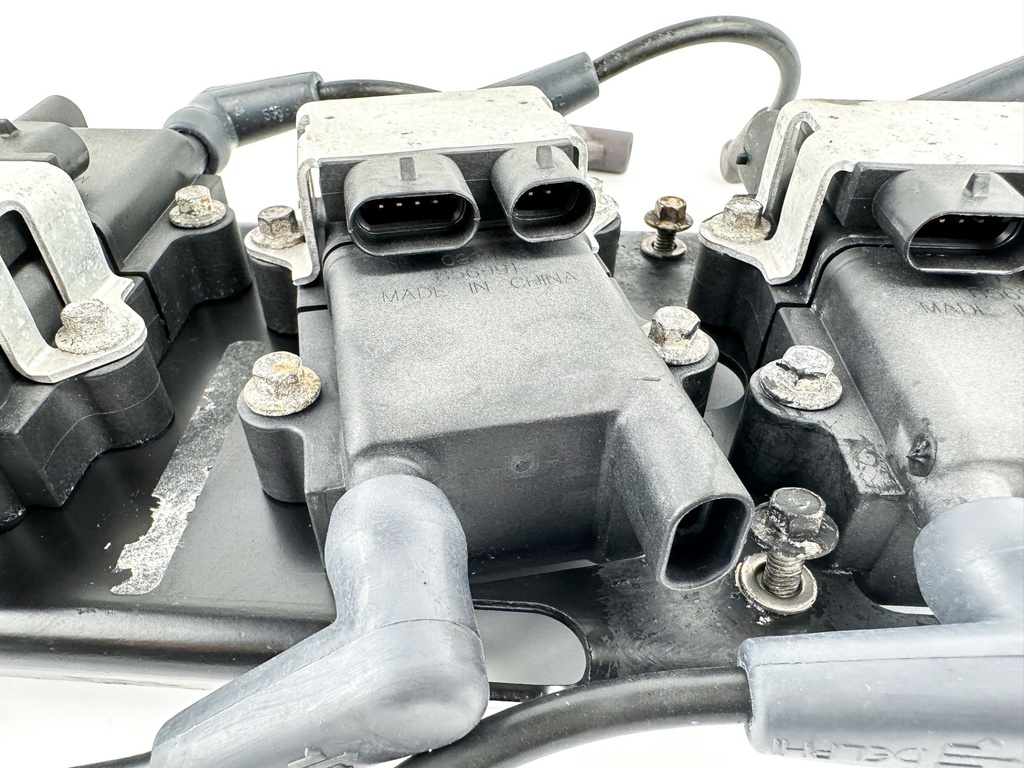 2005 Mercury 225 HP 2 Stroke Outboard Ignition Coil Set W/ Plate 856991A1 Tested