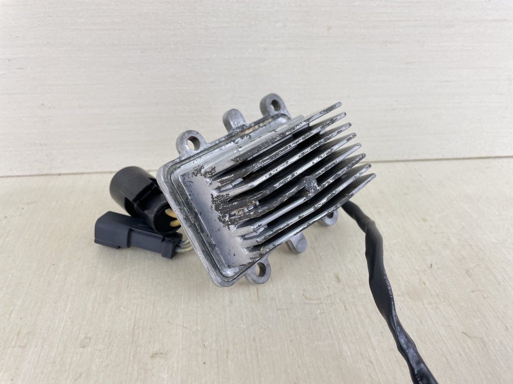 0586075 Johnson Evinrude Rectifier Regulator 1996-01 80 90 100 105 HP