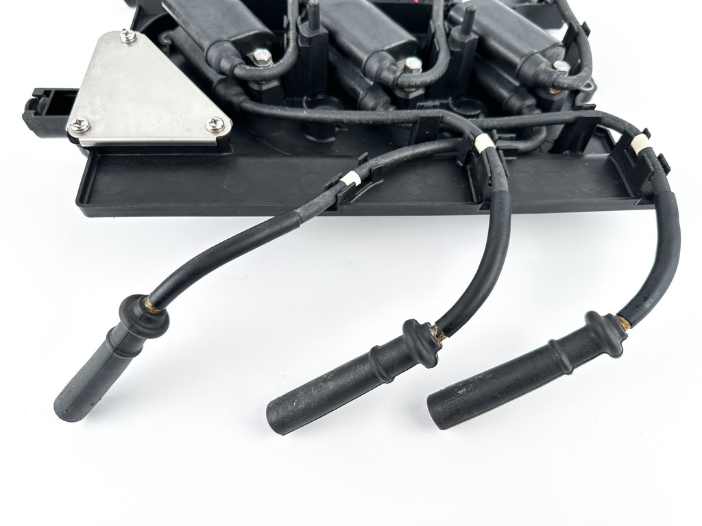 2004 Yamaha 225 HP 4 Stroke Outboard Ignition Coil Set W/ Plate 69J-82310-00-00 OEM
