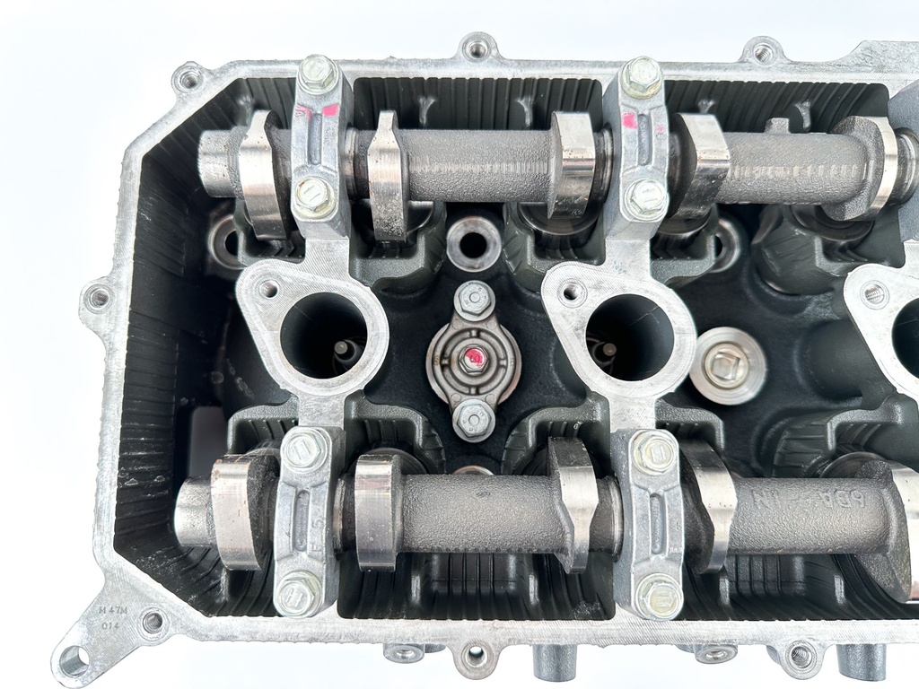 2014 Yamaha 200 HP 4 Stroke Outboard Cylinder Head 6DA-W009A-00-9S OEM