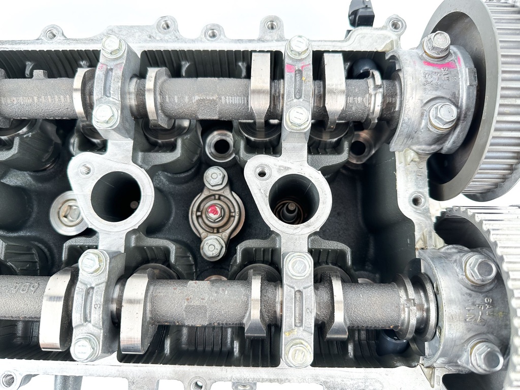 2014 Yamaha 200 HP 4 Stroke Outboard Cylinder Head 6DA-W009A-00-9S OEM