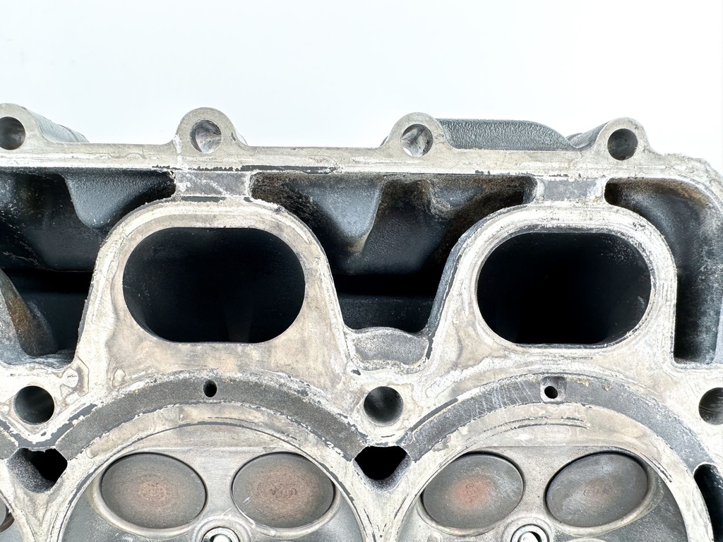 2014 Yamaha 200 HP 4 Stroke Outboard Cylinder Head 6DA-W009A-00-9S OEM