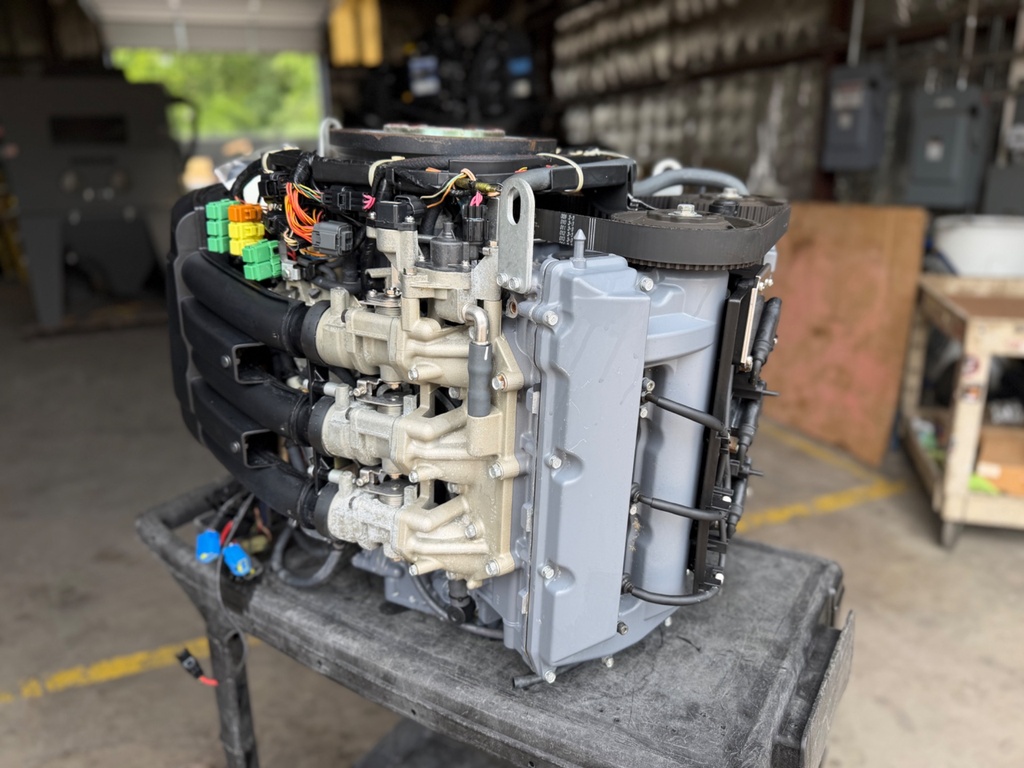 2003 Yamaha 225HP 4 Stroke Outboard Powerhead 69J-W009B-01-1S 504 Hours