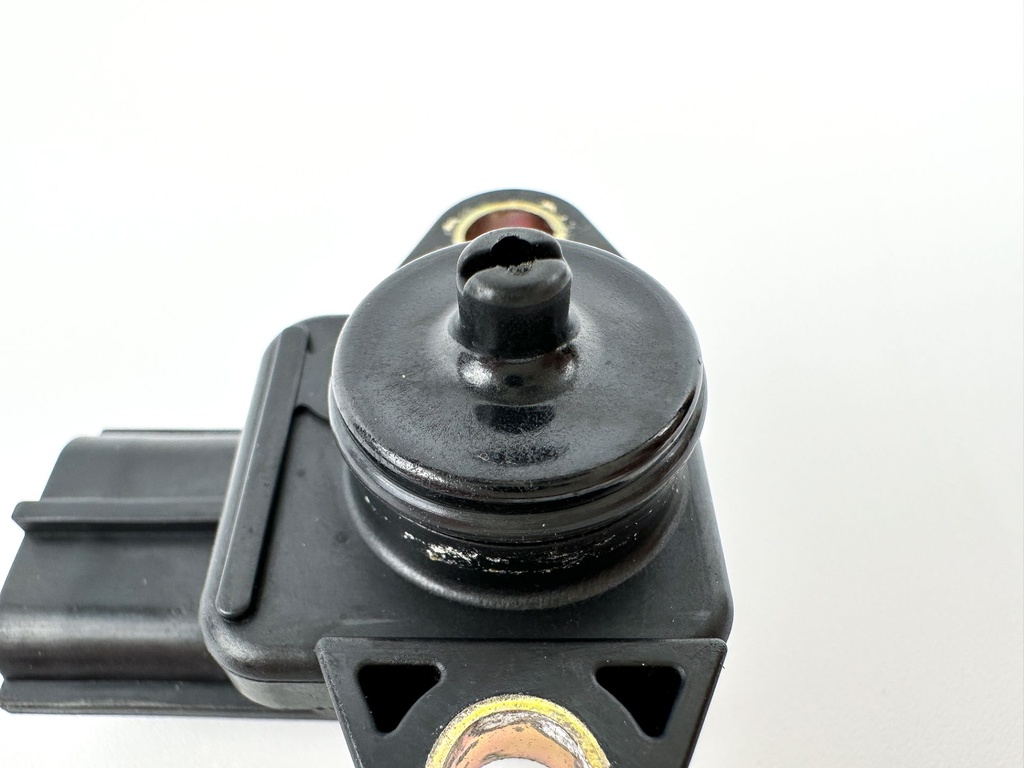 2004 Suzuki 200 HP 4 Stroke Outboard MAP Pressure Sensor 18590-68H00 OEM