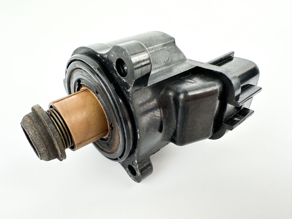 2004 Suzuki 200 HP 4 Stroke Outboard IAC Idle Air Control Valve 18137-52D00 OEM