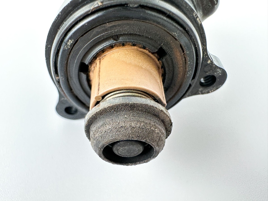 2004 Suzuki 200 HP 4 Stroke Outboard IAC Idle Air Control Valve 18137-52D00 OEM