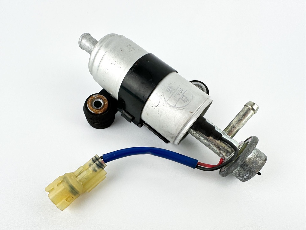2004 Suzuki 200 HP 4 Stroke Outboard Low Pressure Fuel Pump 15100-94900 OEM