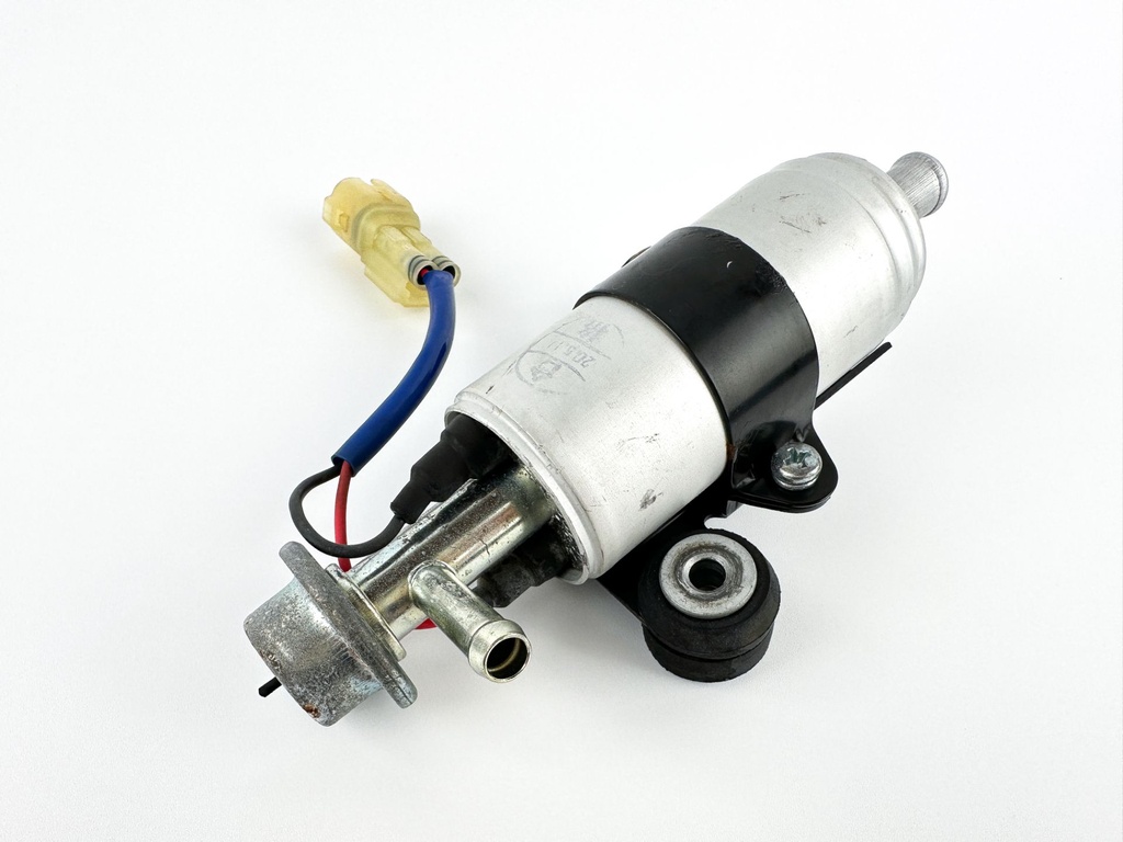 2004 Suzuki 200 HP 4 Stroke Outboard Low Pressure Fuel Pump 15100-94900 OEM