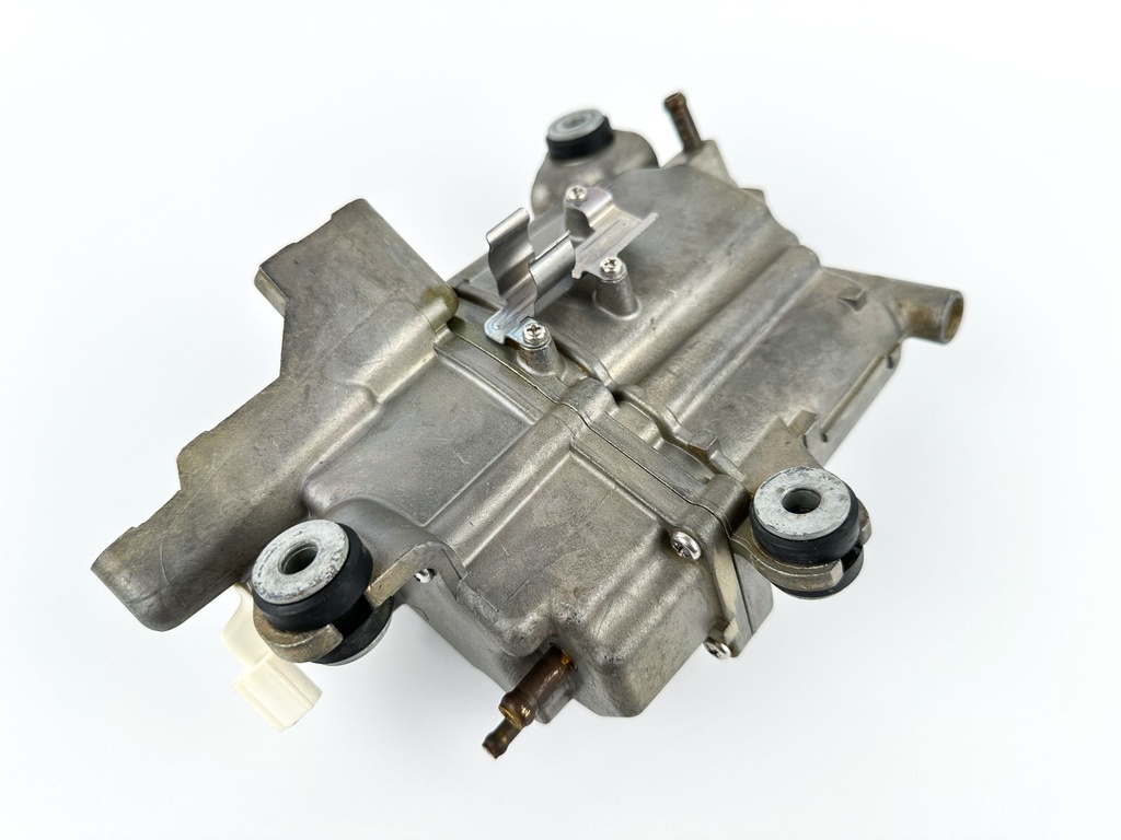 Suzuki DF 200 225 250 HP 4 Stroke Outboard Vapor Separator Tank VST 15600-93J02 OEM