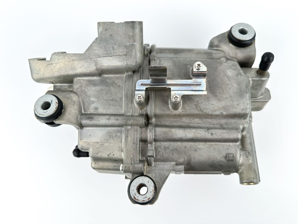 2006 Suzuki 225 HP 4 Stroke Outboard Vapor Separator Tank VST 15600-93J02 OEM
