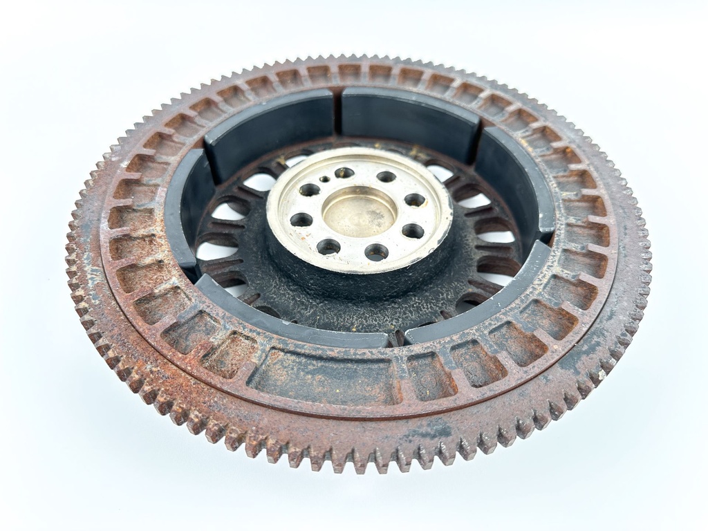 2006 Suzuki 225 HP 4 Stroke Outboard Flywheel 32102-93J20 OEM