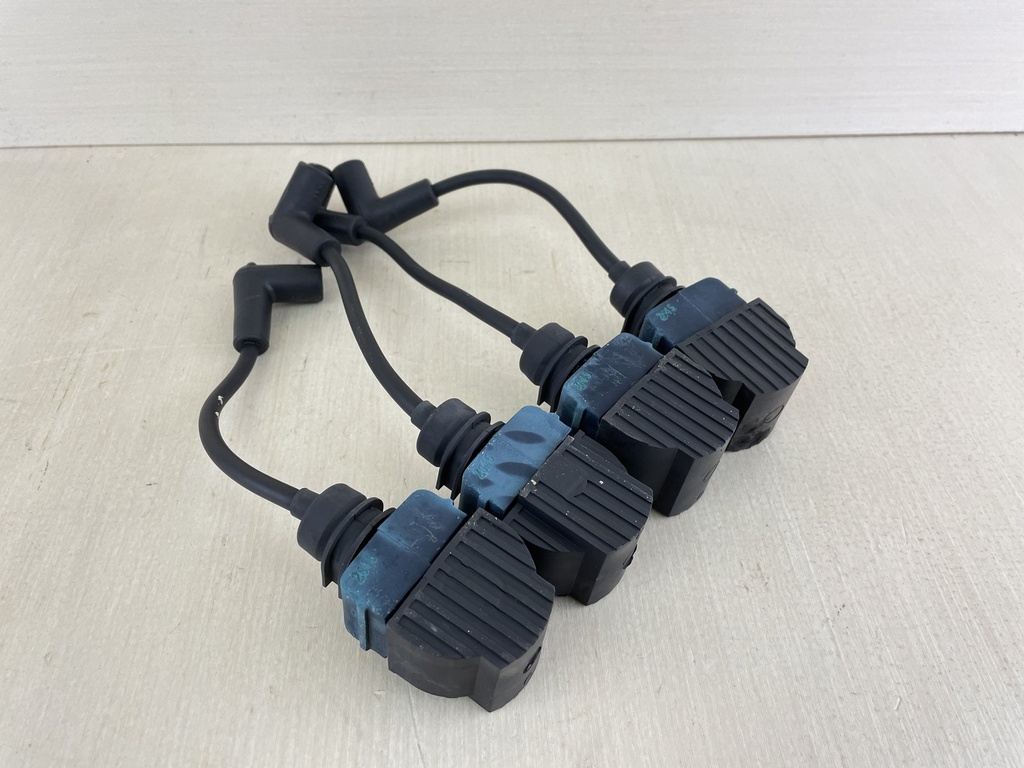 832757A4 Mercury 1996 Ignition Coil Set Of 4 40HP 7370A13 832757A3