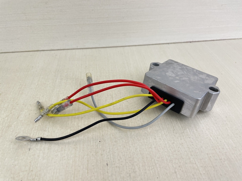 8M0084173 854515 Mercury 88-2014 Voltage Regulator 30 40 50 60 75 90 115 HP +