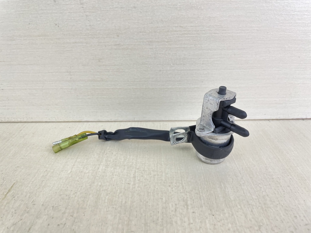 1996 Mercury 40HP 2 Stroke Outboard Solenoid Valve Enrichner Valve 819503A4