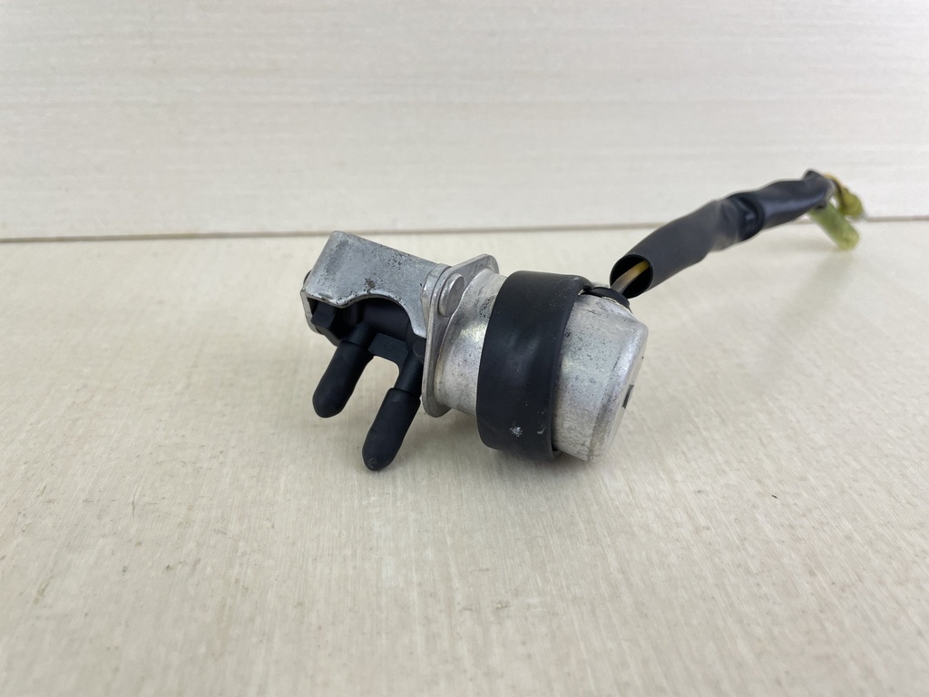 1996 Mercury 40HP 2 Stroke Outboard Solenoid Valve Enrichner Valve 819503A4