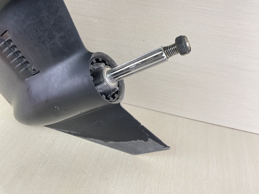 9539A5 Mercury 1977-97 20" Long Lower Unit Gear Case 35 40 50 HP