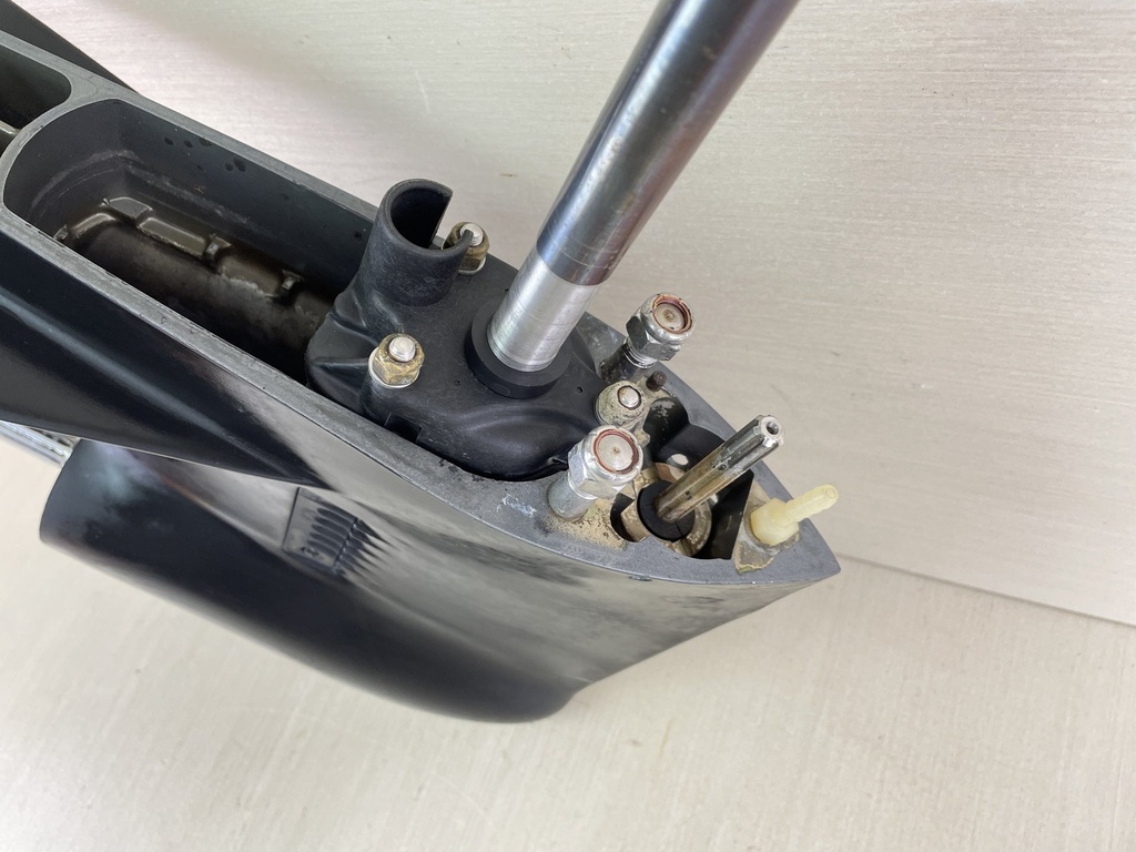 9539A5 Mercury 1977-97 20" Long Lower Unit Gear Case 35 40 50 HP