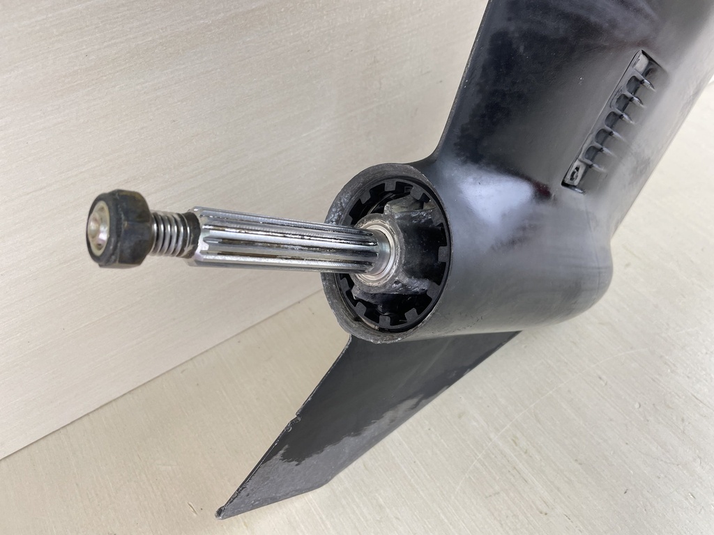 9539A5 Mercury 1977-97 20" Long Lower Unit Gear Case 35 40 50 HP