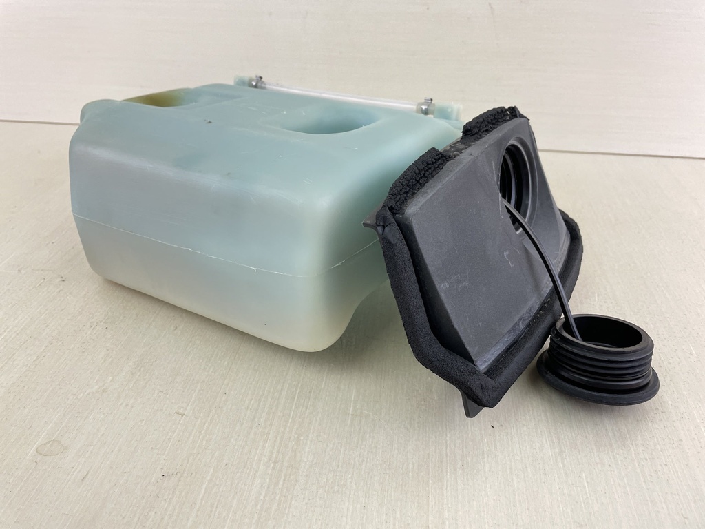 812778A1 Mercury 1989-1997 2 Stroke Oil Tank Reservoir 40HP