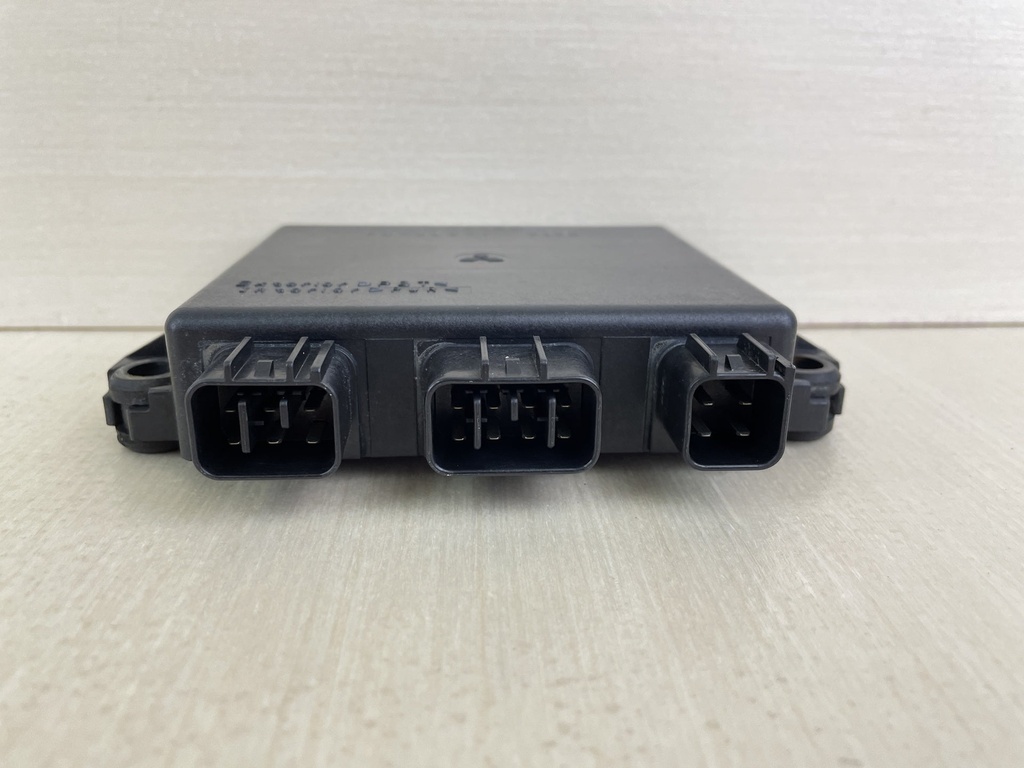 2003 Yamaha 80HP 4 Stroke Outboard ECU CDI Unit Assembly 67F-85540-03-00