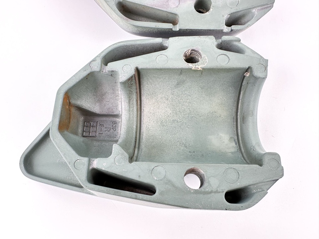 2007 Yamaha 150 HP 4 Stroke Outboard Lower Mount Covers Set 63P-44556-00-8D OEM