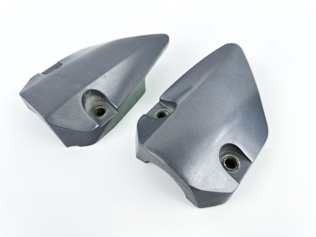 2007 Yamaha 150 HP 4 Stroke Outboard Lower Mount Covers Set 63P-44556-00-8D OEM