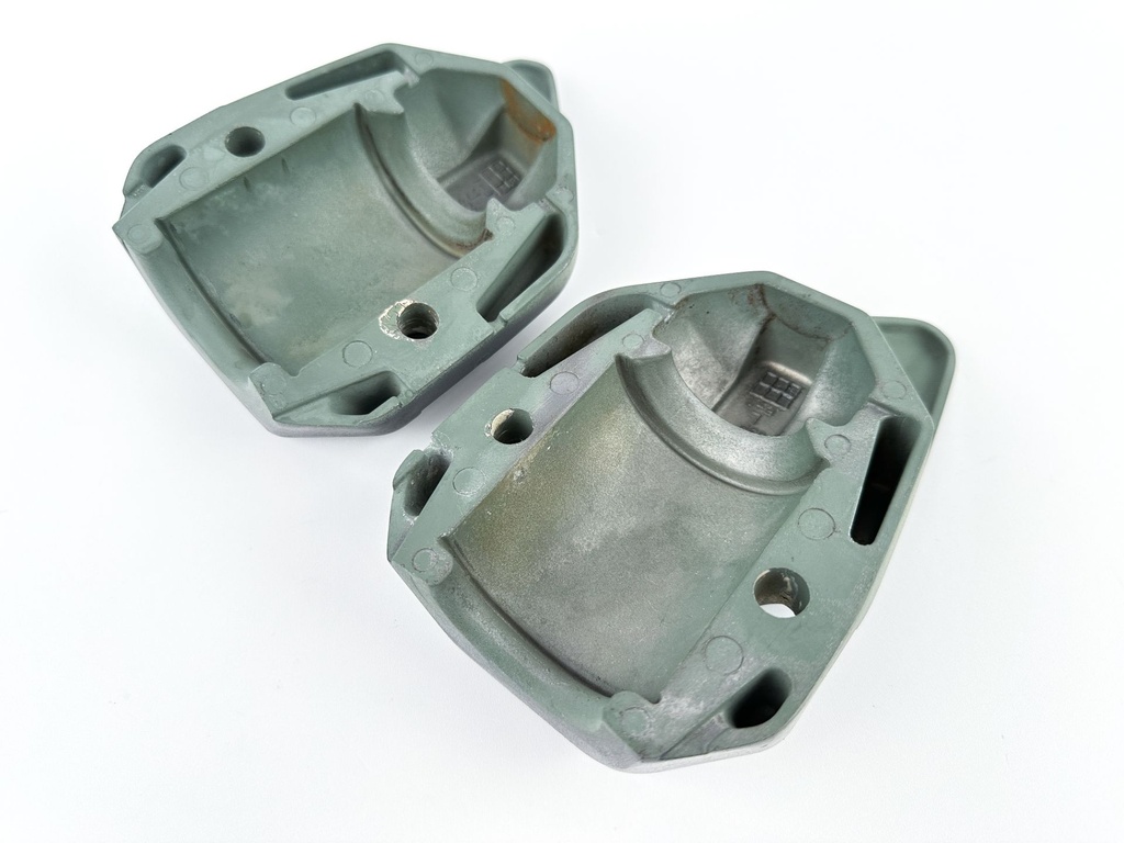2007 Yamaha 150 HP 4 Stroke Outboard Lower Mount Covers Set 63P-44556-00-8D OEM