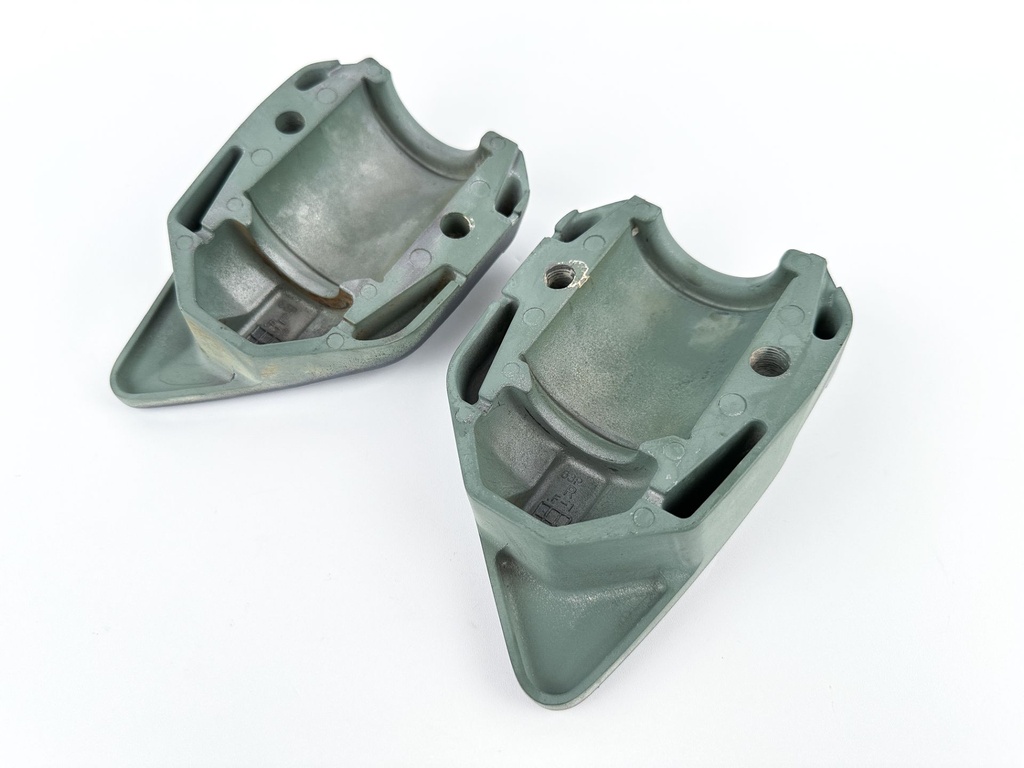2007 Yamaha 150 HP 4 Stroke Outboard Lower Mount Covers Set 63P-44556-00-8D OEM