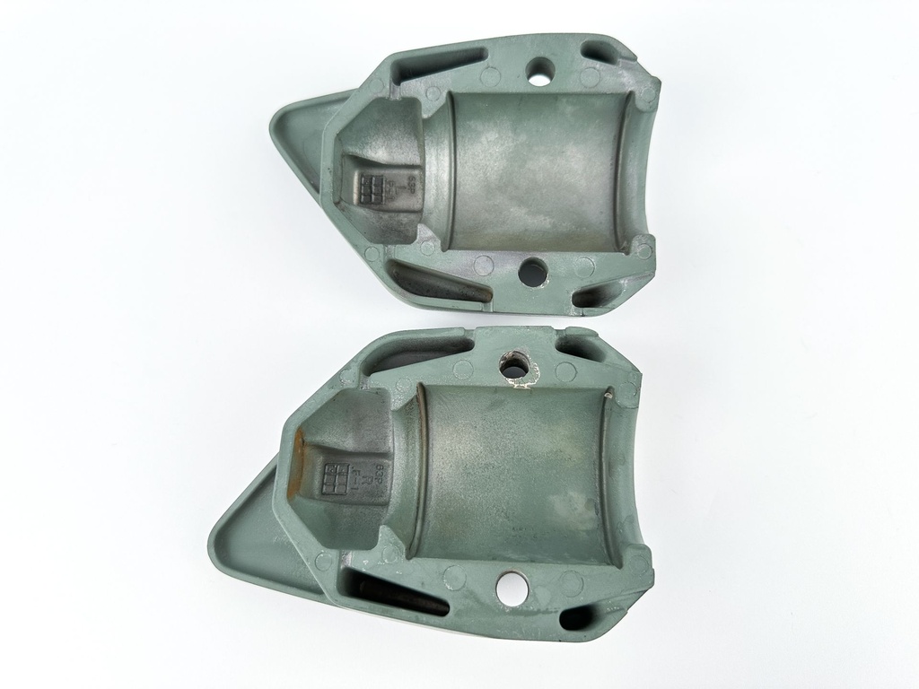 2007 Yamaha 150 HP 4 Stroke Outboard Lower Mount Covers Set 63P-44556-00-8D OEM