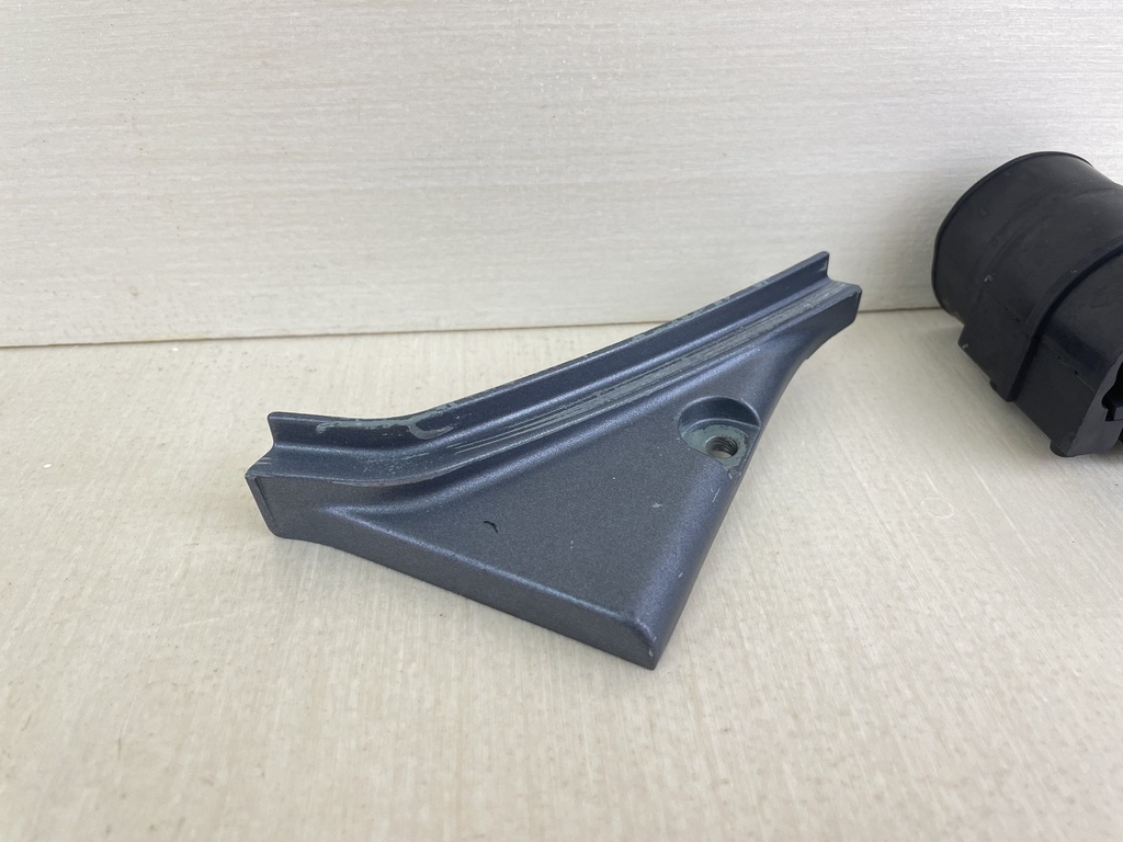 2003 Yamaha 80HP 4 Stroke Outboard Cable Cover Plate Assembly 67F-42738-00-8D