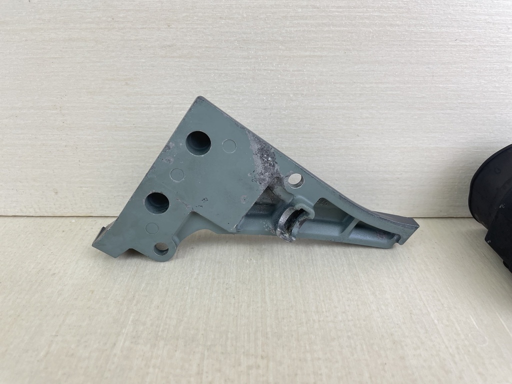 2003 Yamaha 80HP 4 Stroke Outboard Cable Cover Plate Assembly 67F-42738-00-8D