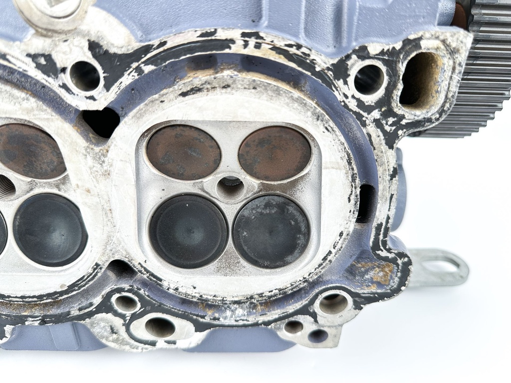 2003 Yamaha 225 HP 4 Stroke Outboard Port Cylinder Head 69J-W009C-01-1S OEM