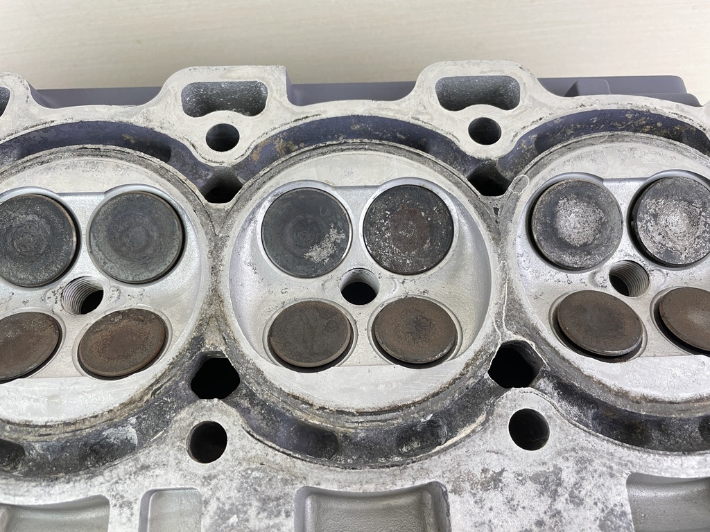 67F-W009A-29-9S Yamaha 75 80 90 100 HP 4 Stroke Cylinder Head 2002-2004