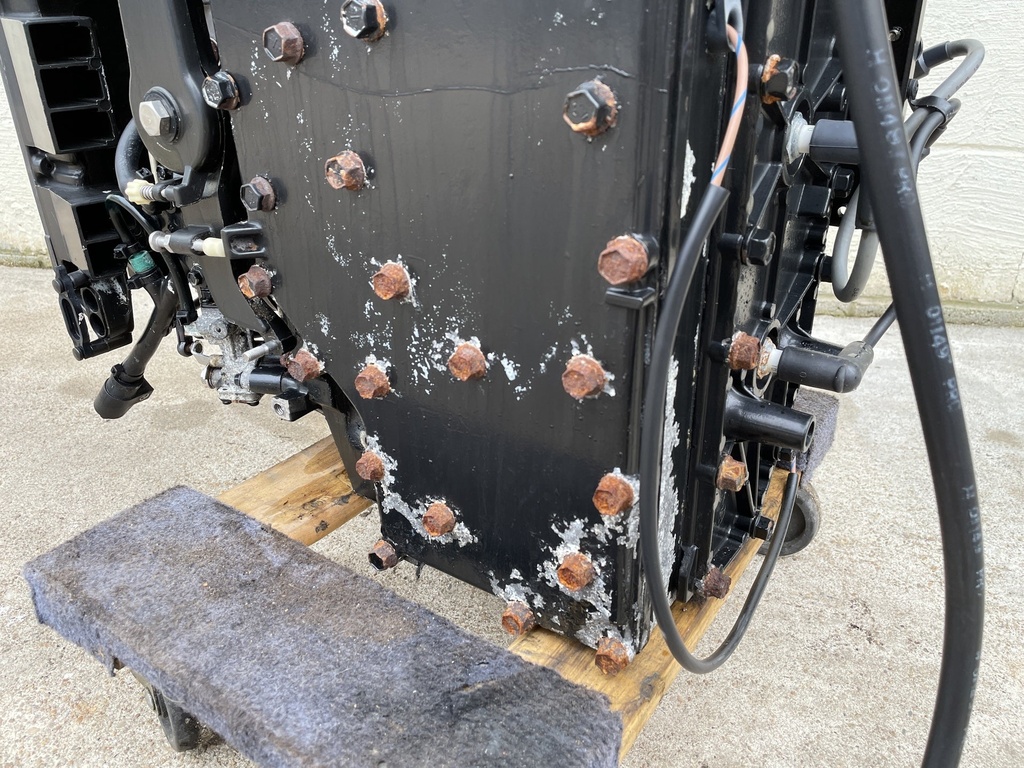 17791T97 Mercury 115 HP 4 Cylinder Fully Dressed Power Head Crankcase 1994 - 1998