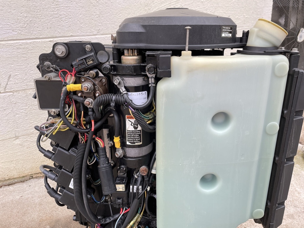 17791T97 Mercury 115 HP 4 Cylinder Fully Dressed Power Head Crankcase 1994 - 1998