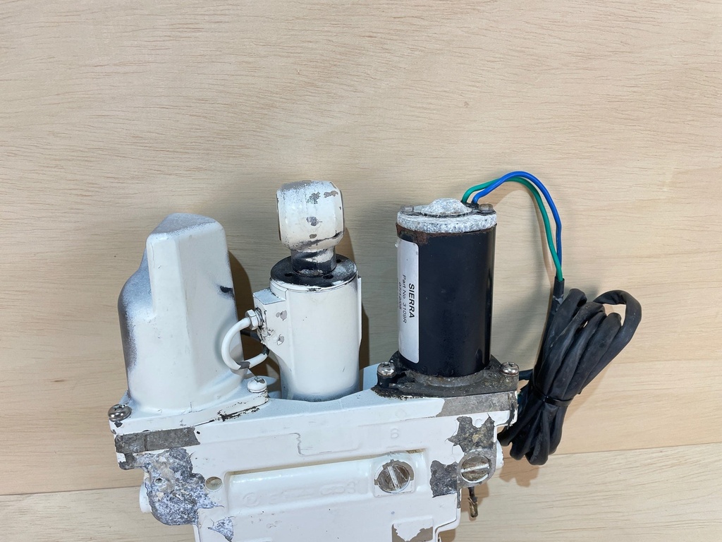 Evinrude Johnson 112HP Outboard Engine Power Trim & Tilt Unit