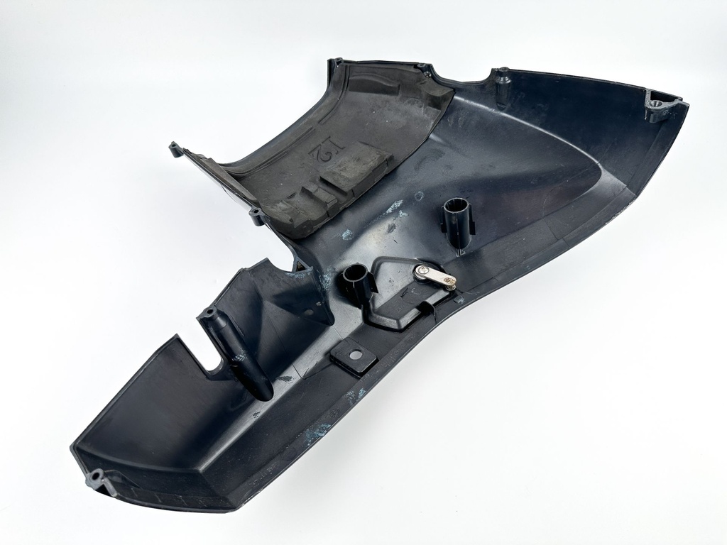 2006 Evinrude 60 HP 2 Stroke Outboard Lower Apron Cowling Port 5006070 OEM