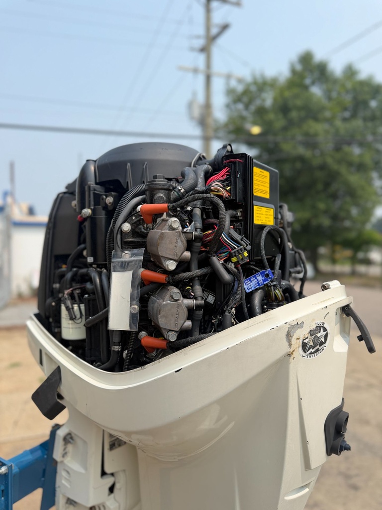 2011 Evinrude 300 HP 2 Stroke Outboard Engine Complete E300DPXIIA OEM