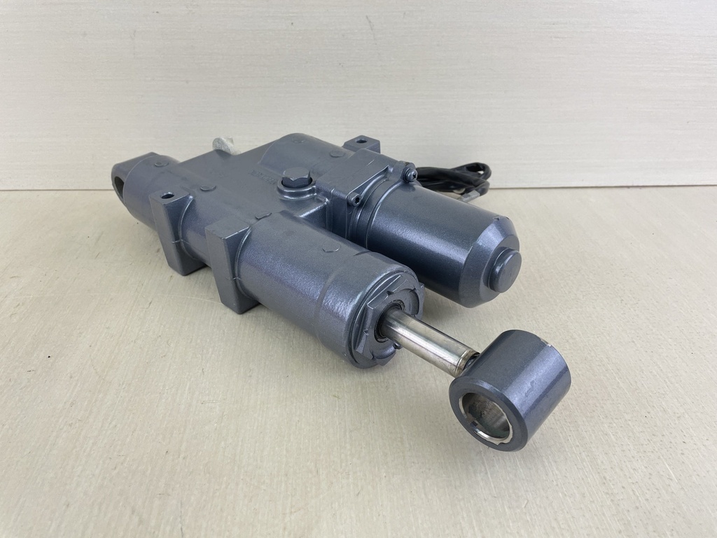 2005+ 40 50 HP Yamaha 4 Stroke Power Trim Tilt Unit Assembly 6C5-43800-01-8D  Like New