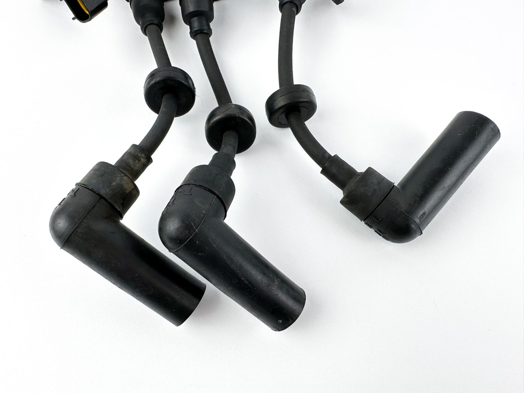 2006 Yamaha 40 HP 4 Stroke Outboard Ignition Coil Set 67C-85570-00-00 OEM